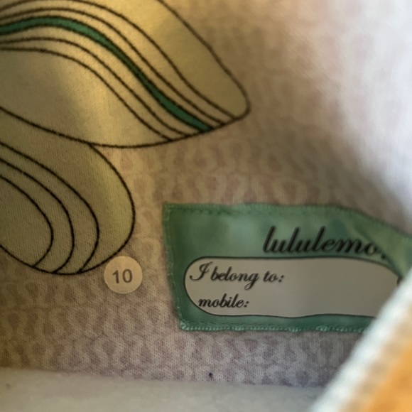 Lululemon Sweatshirt, size 10 - Picture 3 of 3